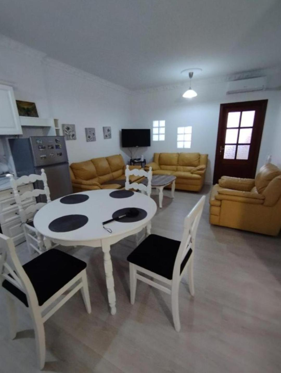 Art Apartment Durres Albania المظهر الخارجي الصورة